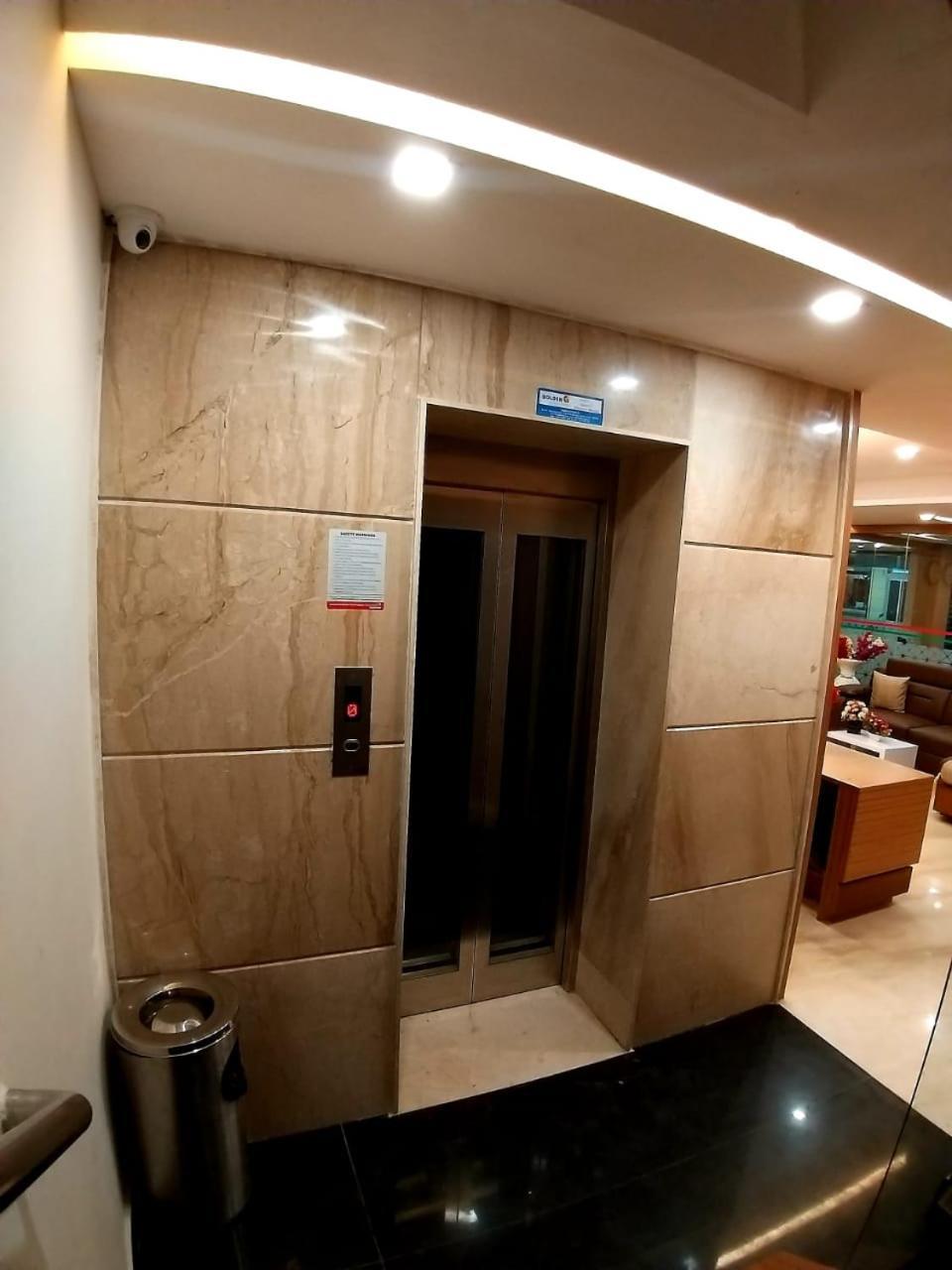 Grand Elegant Hotel Ченай Екстериор снимка