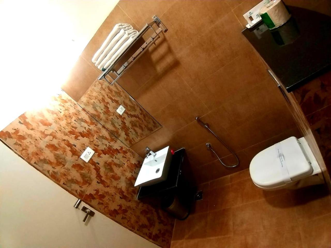 Grand Elegant Hotel Ченай Екстериор снимка
