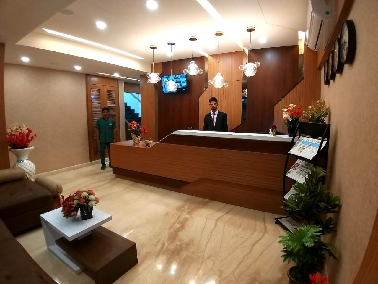Grand Elegant Hotel Ченай Екстериор снимка